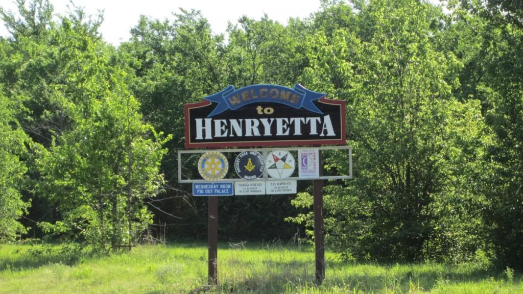 Hallan siete cuerpos en la propiedad de presunto delincuente sexual en Oklahoma