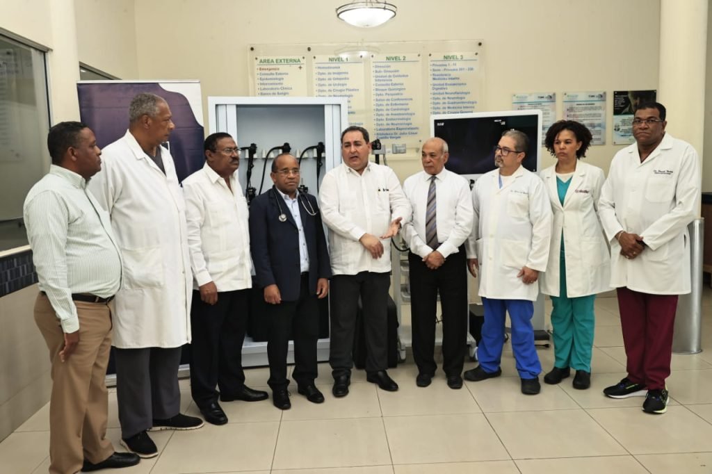 SNS entrega al Hospital Salvador B. Gautier moderna torre endoscópica