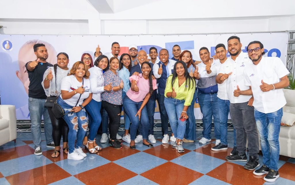 Bertico Santana destaca compromiso con deporte para desarrollo integral