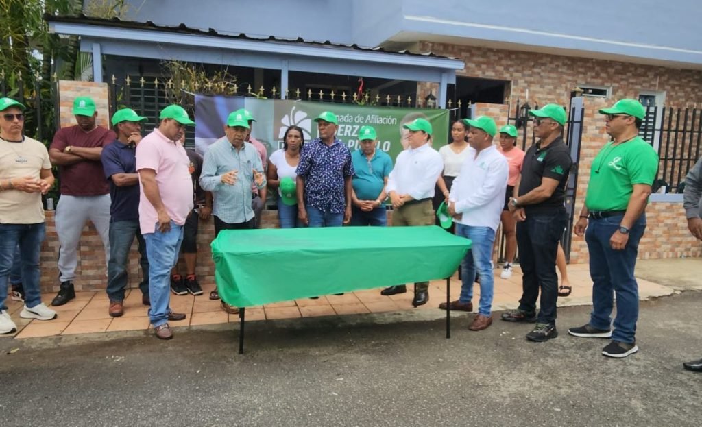 La Fuerza del Pueblo juramenta miembros del PRM, PLD y de otras organizaciones en Puerto Rico