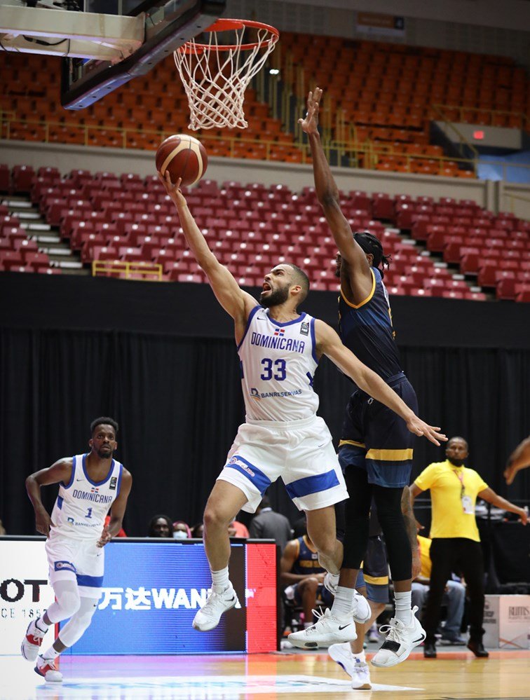 Triunfo de prestigio de RD que sorprende a Canadá previo al Mundial de Baloncesto