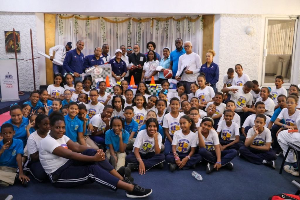 INEFI entrega utilería deportiva en Escuela San Gabriel Arcángel