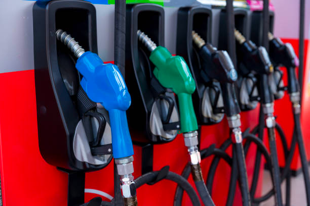 Algunos combustibles bajan de precio; no se informó de subsidio