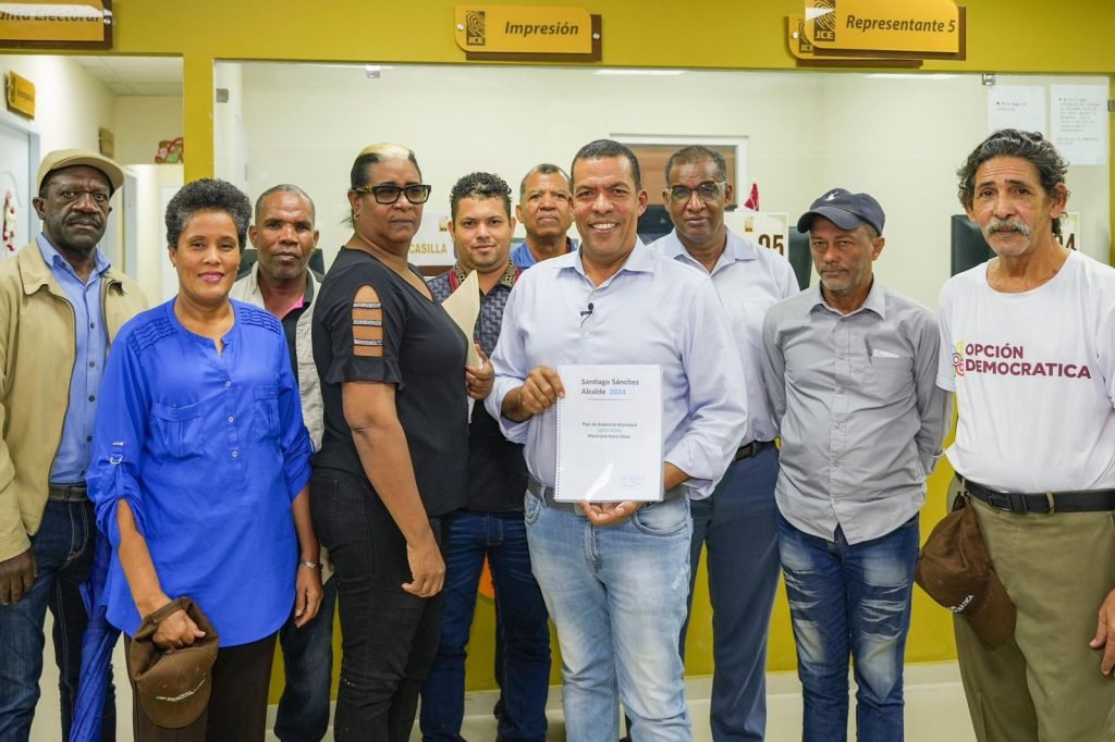 Candidato a alcalde de Opción Democrática en Boca Chica deposita plan de gobierno municipal ante Junta Electoral