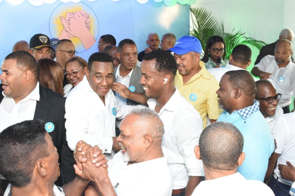 Presidente del PHR exhorta a fortalecer la familia como primer paso a favor de una juventud más sana.