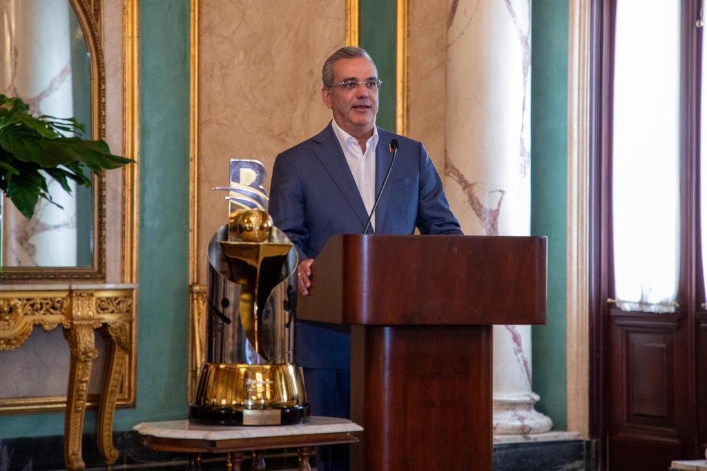 Luis Abinader: “Ahora todos somos Liceístas” espera RD gane corona en la SC