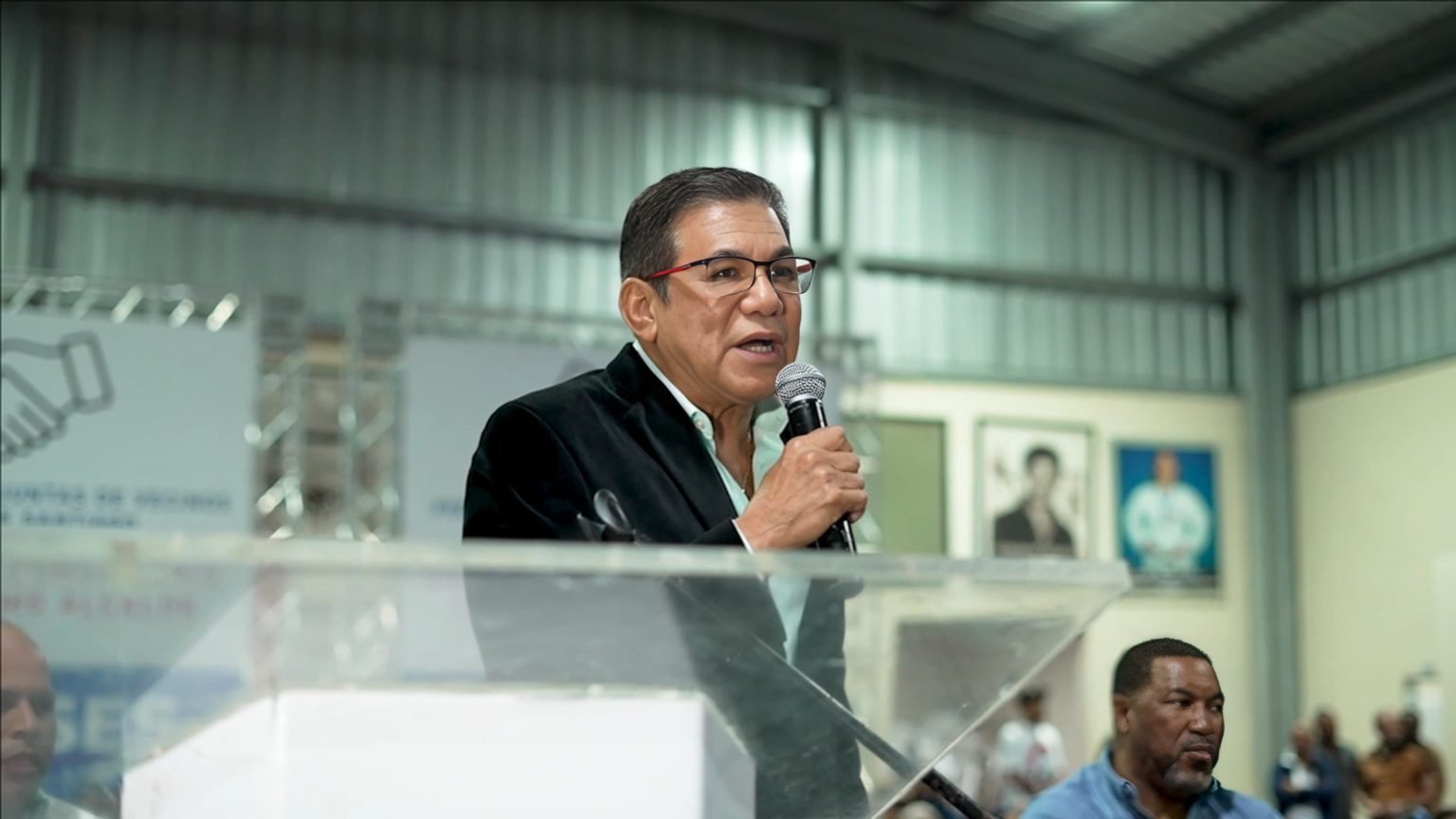 Pedro De la Cruz:¨Tenemos 8 años que no nos escuchan y que nos sacaron a patadas del Ayuntamiento de Santiago¨