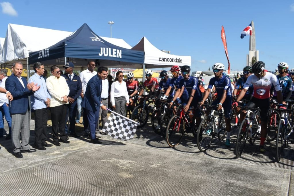 Hernán Gómez dominó la primera etapa de la Vuelta Ciclística Independencia