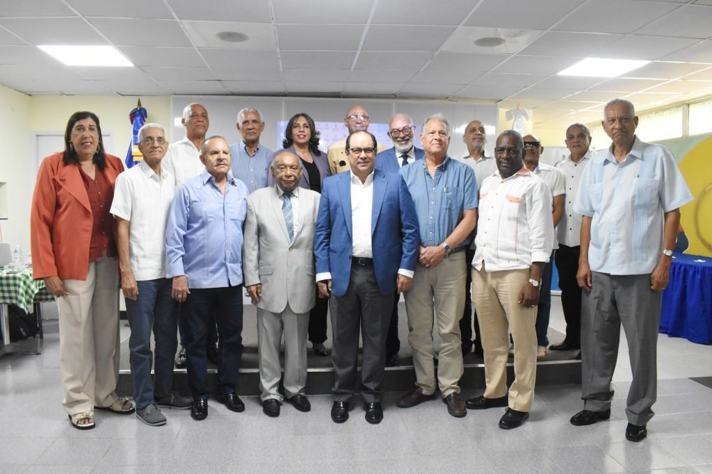 Con charla magistral inician actos por el 50 aniversario Doce Juegos