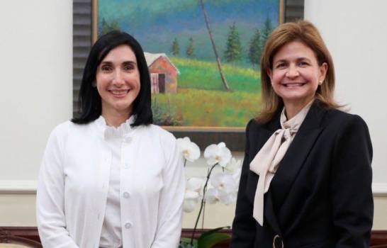 Vicepresidenta y Primera Dama llaman a meditar en Jesús este Viernes Santo