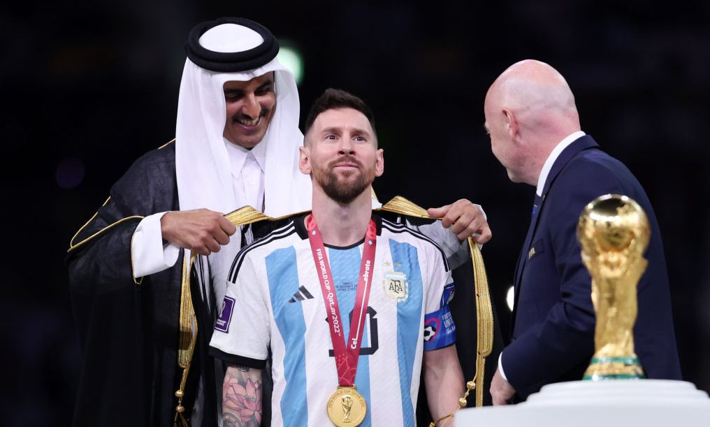 Messi es la nueva imagen de una marca de ropa tradicional de lujo de Arabia Saudí