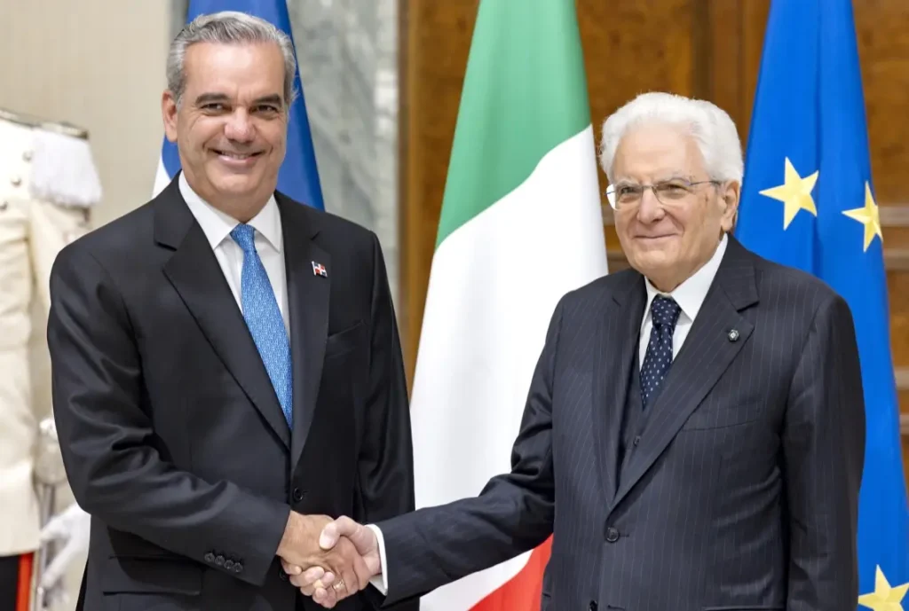 Abinader pide a Mattarella incrementar vuelos directos de Italia a RD