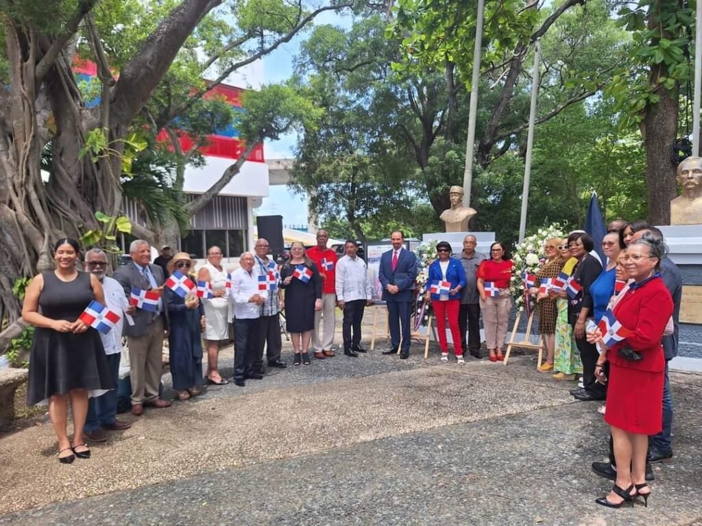 Consulado Dominicano e INDEX-PR depositan ofrendas aniversario 161 Guerra Restauración Dominicana