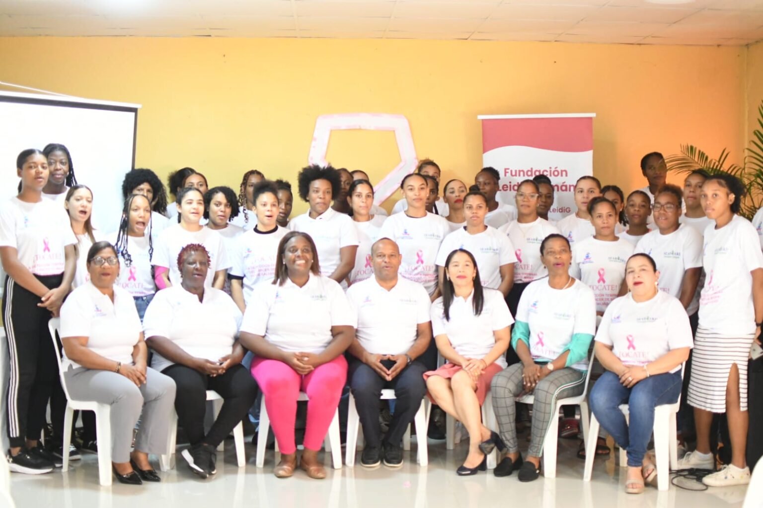 Fundación Leidi Germán orienta a atletas sobre cáncer de mama