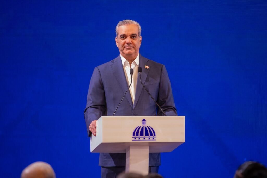 Presidente Abinader presenta en LA Semanal los reconocimientos, reuniones y acuerdos durante su viaje a Francia, Suiza y Brasil