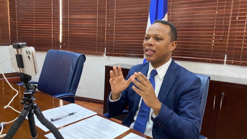 INTRANT y su director presentan querella penal por soborno, lavado y chantaje contra empresa Dekolor