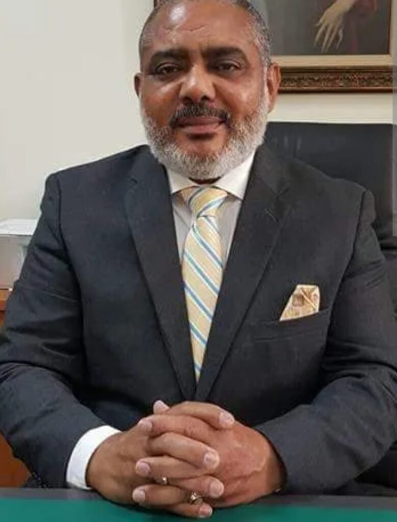 Tejada respalda inspecciones de edificaciones del MIVHED