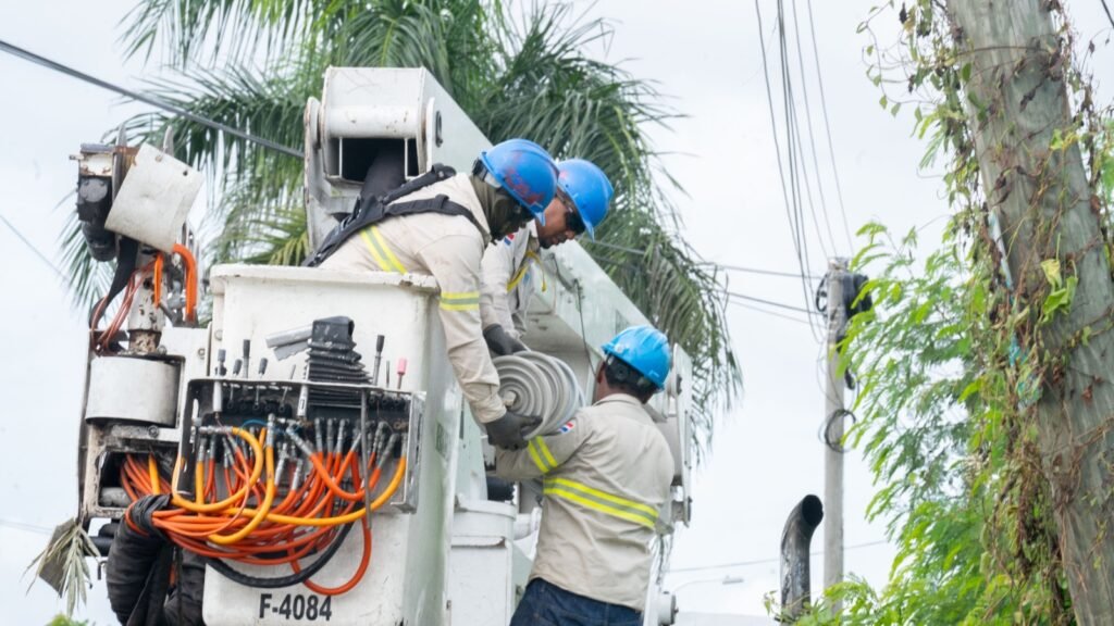 ETED efectuará trabajos de mantenimiento y coordinación operativa con EDESUR en líneas de transmisión de San Juan y Barahona este miércoles