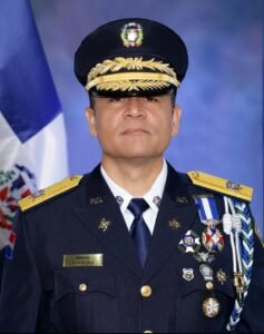 Presidente Abinader asciende a Andrés Modesto Cruz Cruz y lo designa como nuevo director general de la Policía Nacional