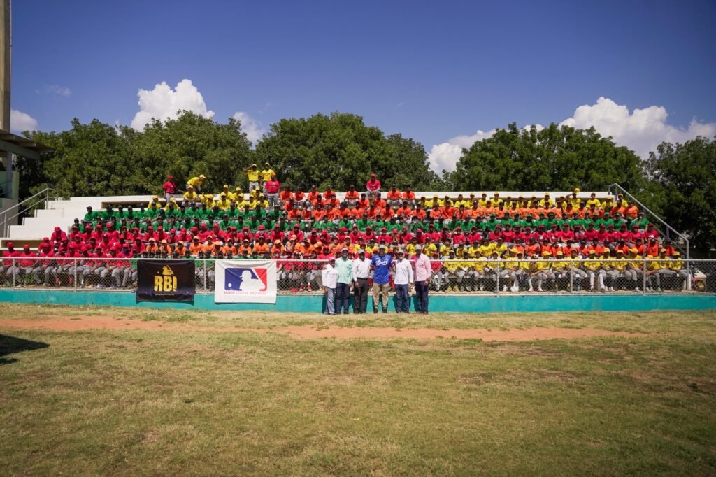 Inauguran undécimo Torneo RBI Barahona dedicado a Henry González