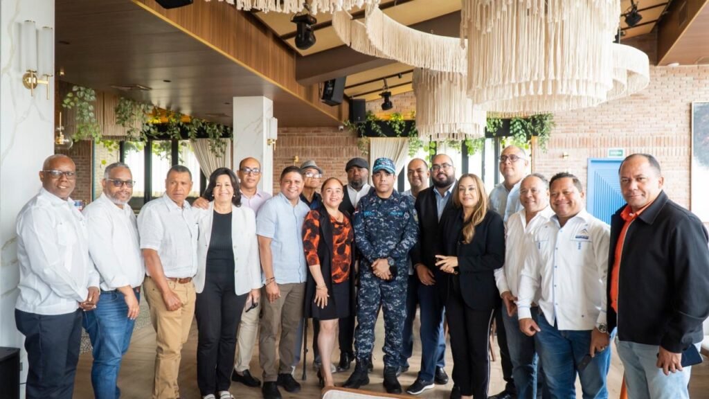 Adompretur y Gremios de la Prensa se reúnen con nuevo Director Regional de la Policía Nacional general Jorge Luis Galán Guerrero