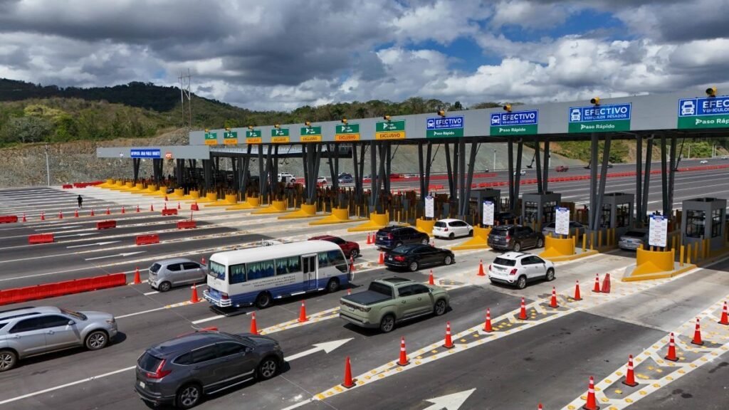 Semana Santa 2026 rompe récord histórico de tránsito vehicular: más de 891,000 vehículos han cruzado los peajes en tres días