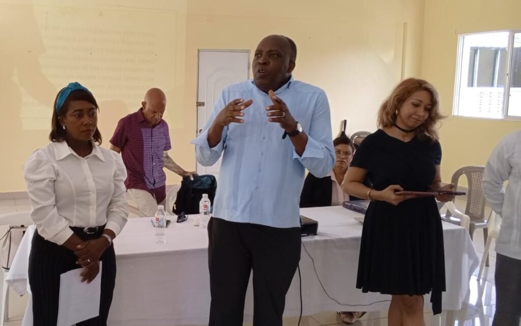 Organizaciones advierten resolución migratoria restringe regularización y vulnera derechos