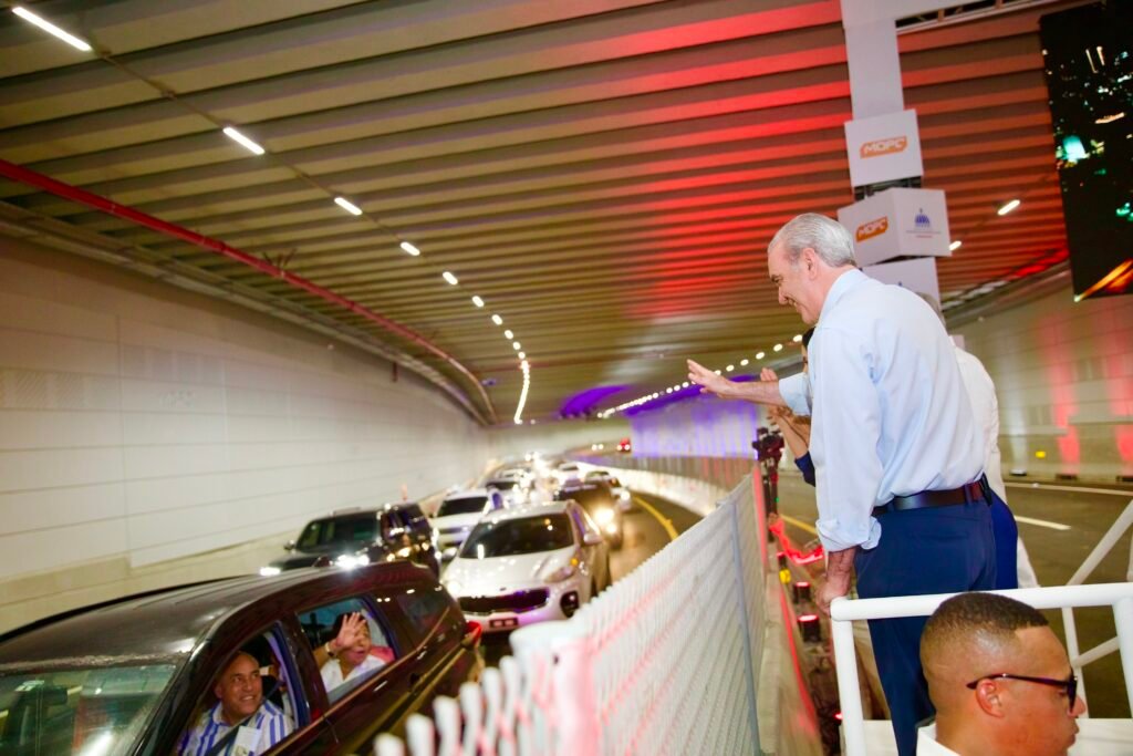 Presidente Abinader inaugura el túnel de la Plaza de la Bandera que cambia la salida hacia el Sur y redefine la movilidad del Gran Santo Domingo