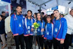 Cinco jóvenes dominicanos asumen el reto de recuperar un Récord Guinness de lectura en voz alta