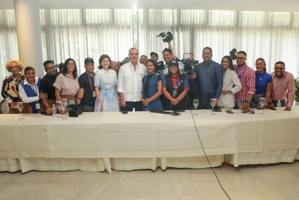Presidente Abinader anuncia ampliación de la carretera hacia Licey al Medio a cuatro carriles para mejorar la movilidad y los accesos viales de Santiago
