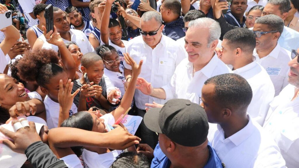 Presidente Abinader retoma agenda nacional tras intensa jornada en Roma; entregará apartamentos y títulos de propiedad e inaugurará una escuela, un puente, el saneamiento de cañada de Guajimía, instalaciones deportivas y centros educativos